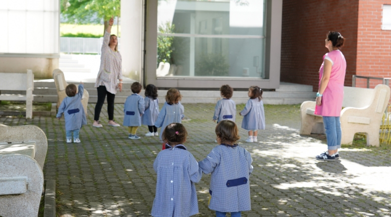 creche; parque-infantil; bebés