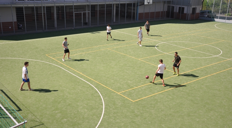 cursos-profissionais; sjm; poch; escola; secundario; saude; auxiliar-saude